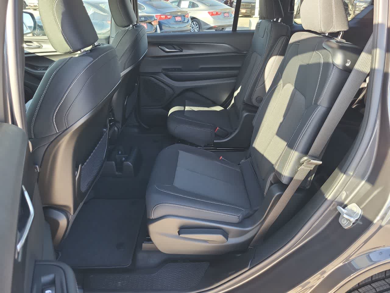 Thumbnail: 2025 Jeep Grand Cherokee - 21