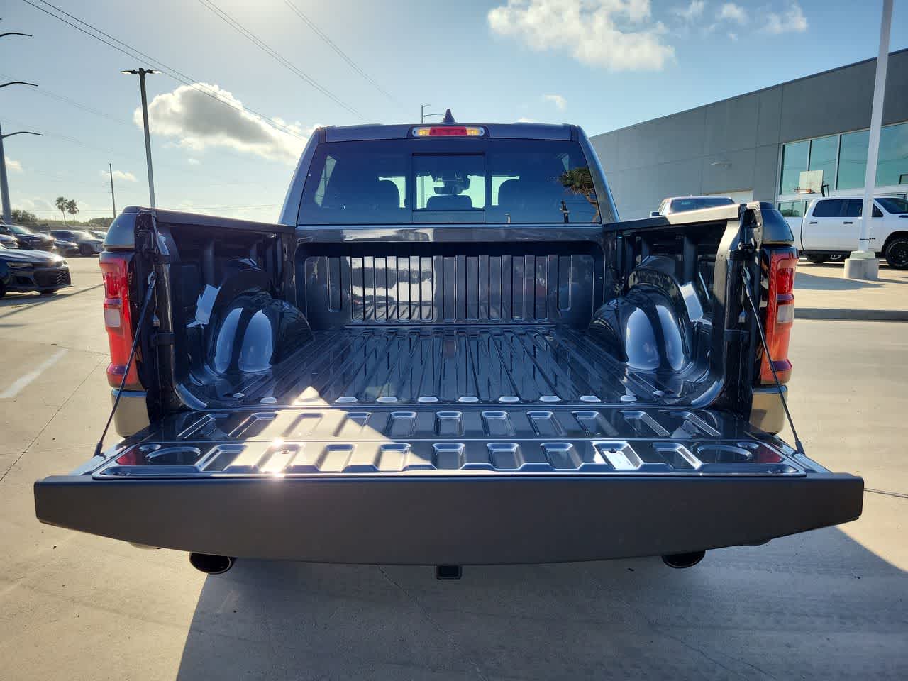 Thumbnail: 2026 RAM 1500 - 27