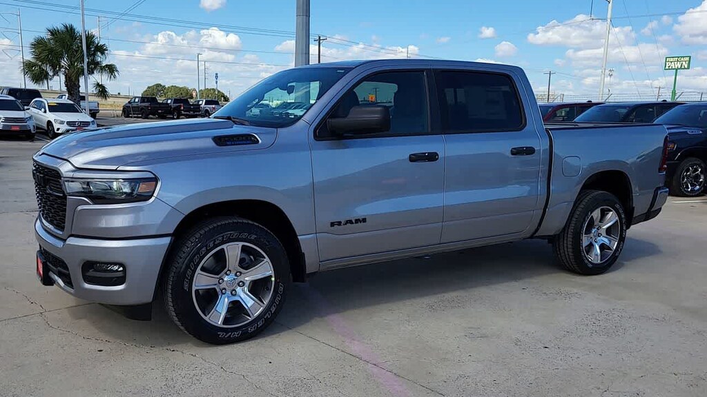 New 2025 Ram 1500 TRADESMAN CREW CAB 4X2 5'7 BOX Pickup