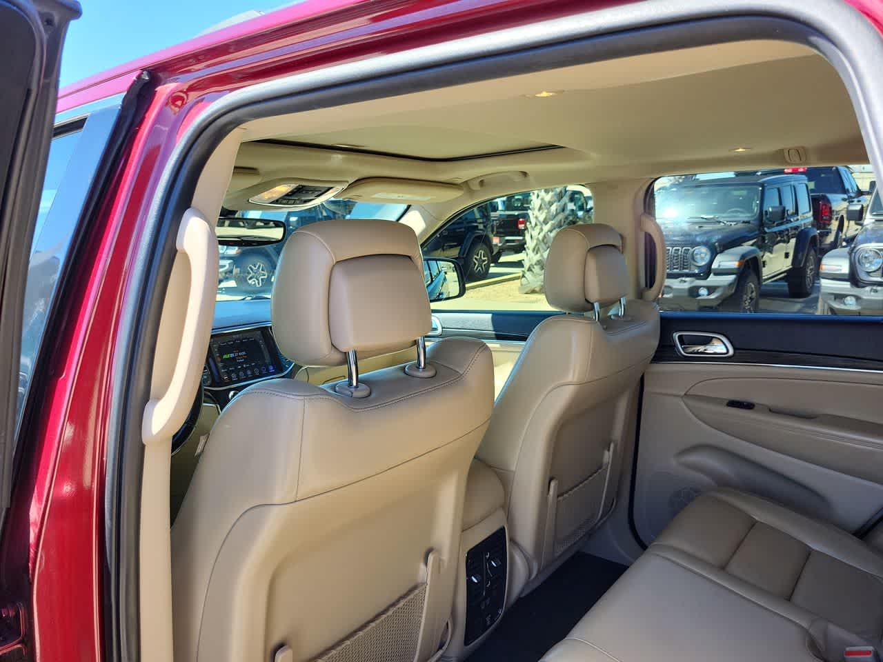 Thumbnail: 2022 Jeep Grand Cherokee - 20