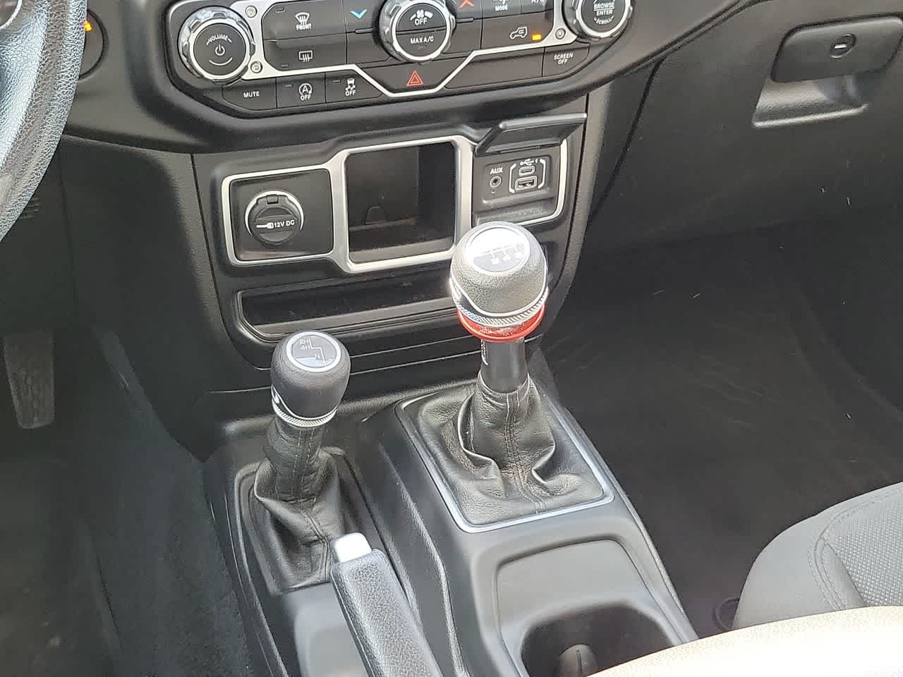Thumbnail: 2023 Jeep Gladiator - 25