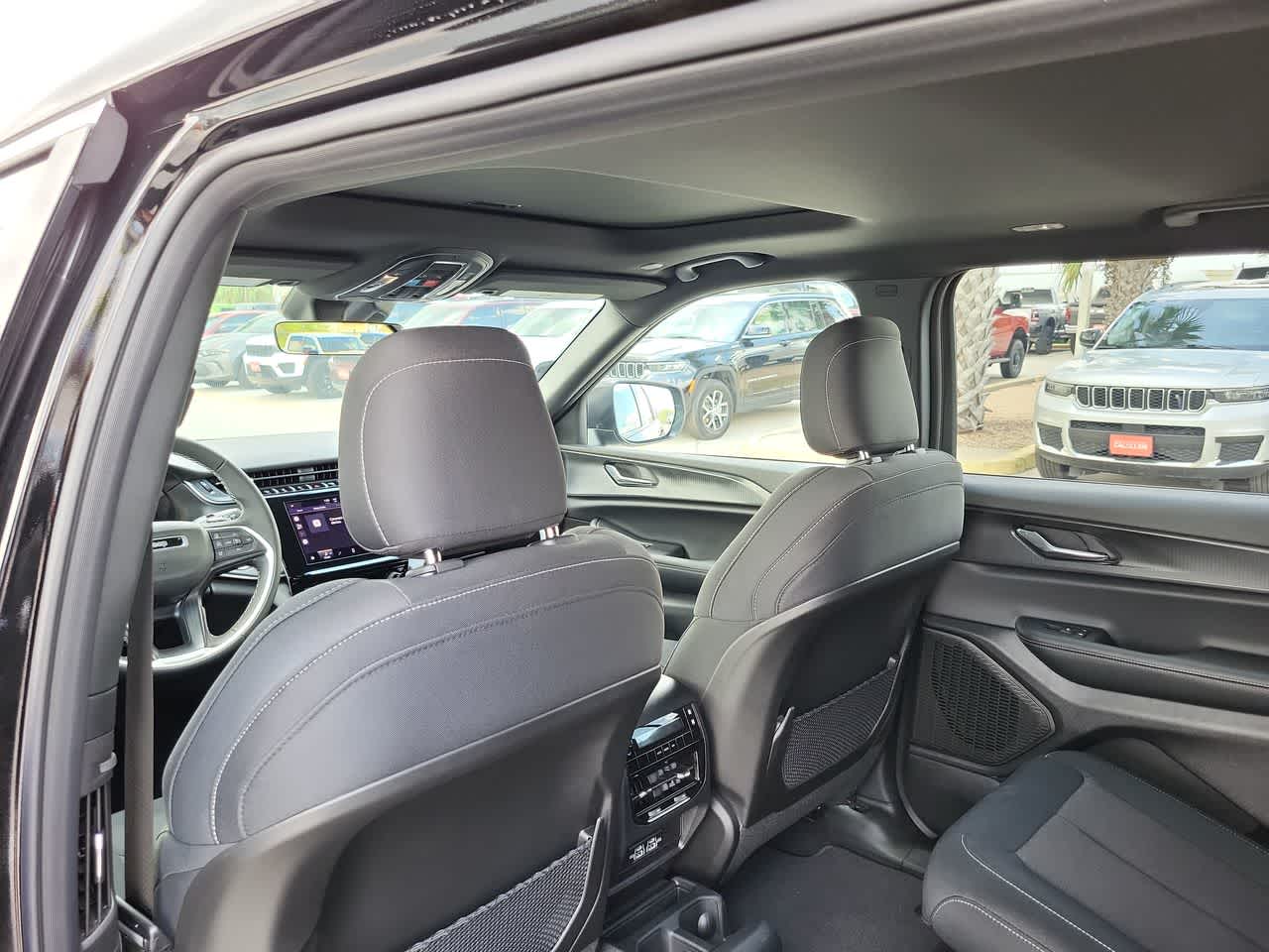 Thumbnail: 2025 Jeep Grand Cherokee - 20