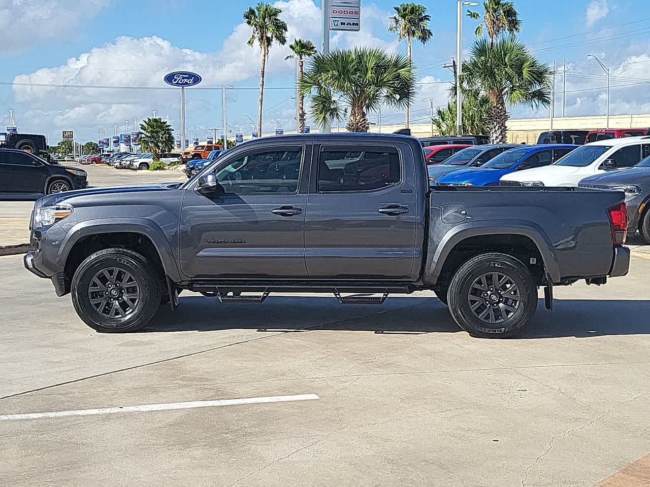 Thumbnail: 2023 Toyota Tacoma - 11