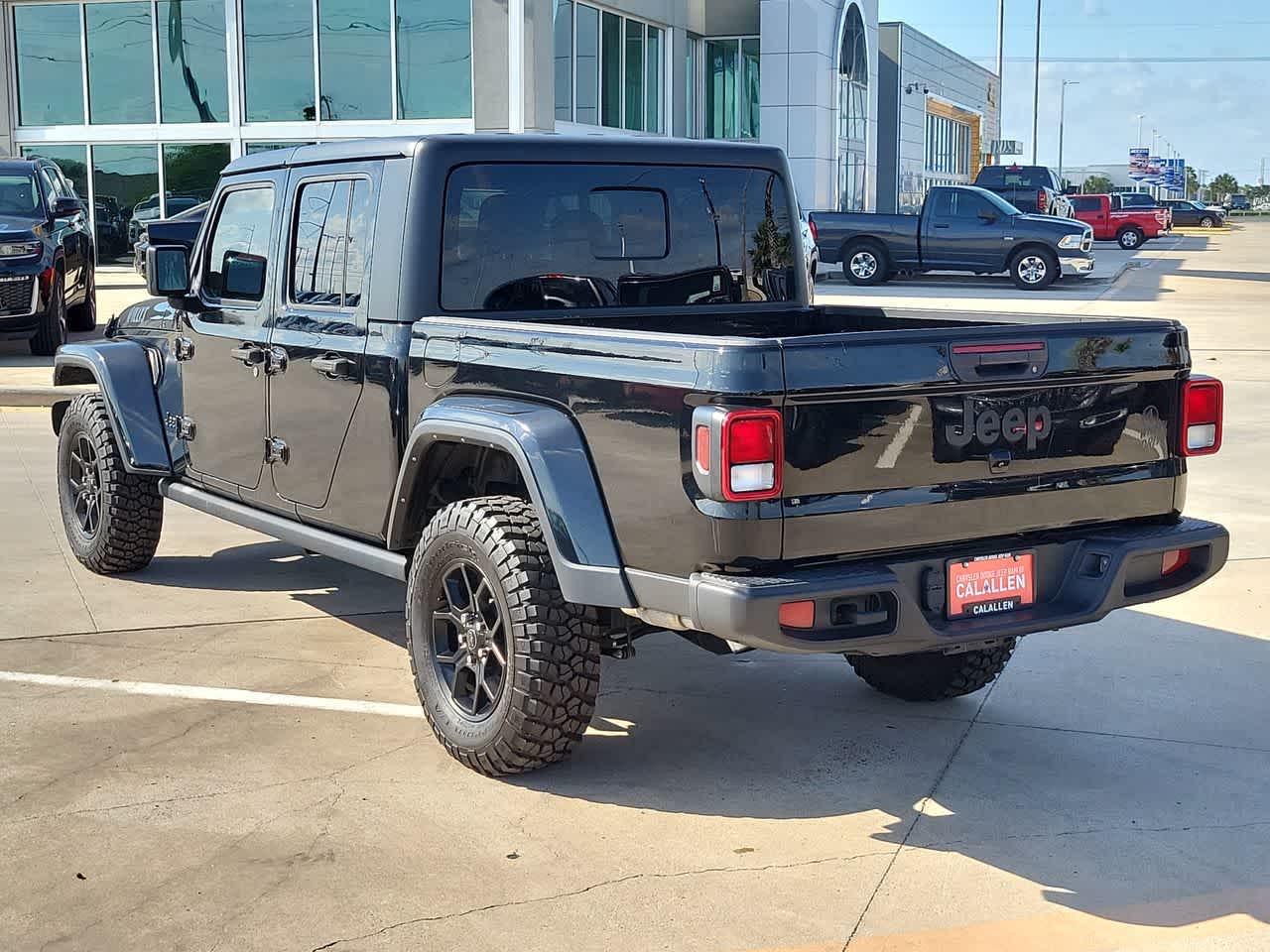 Thumbnail: 2023 Jeep Gladiator - 12