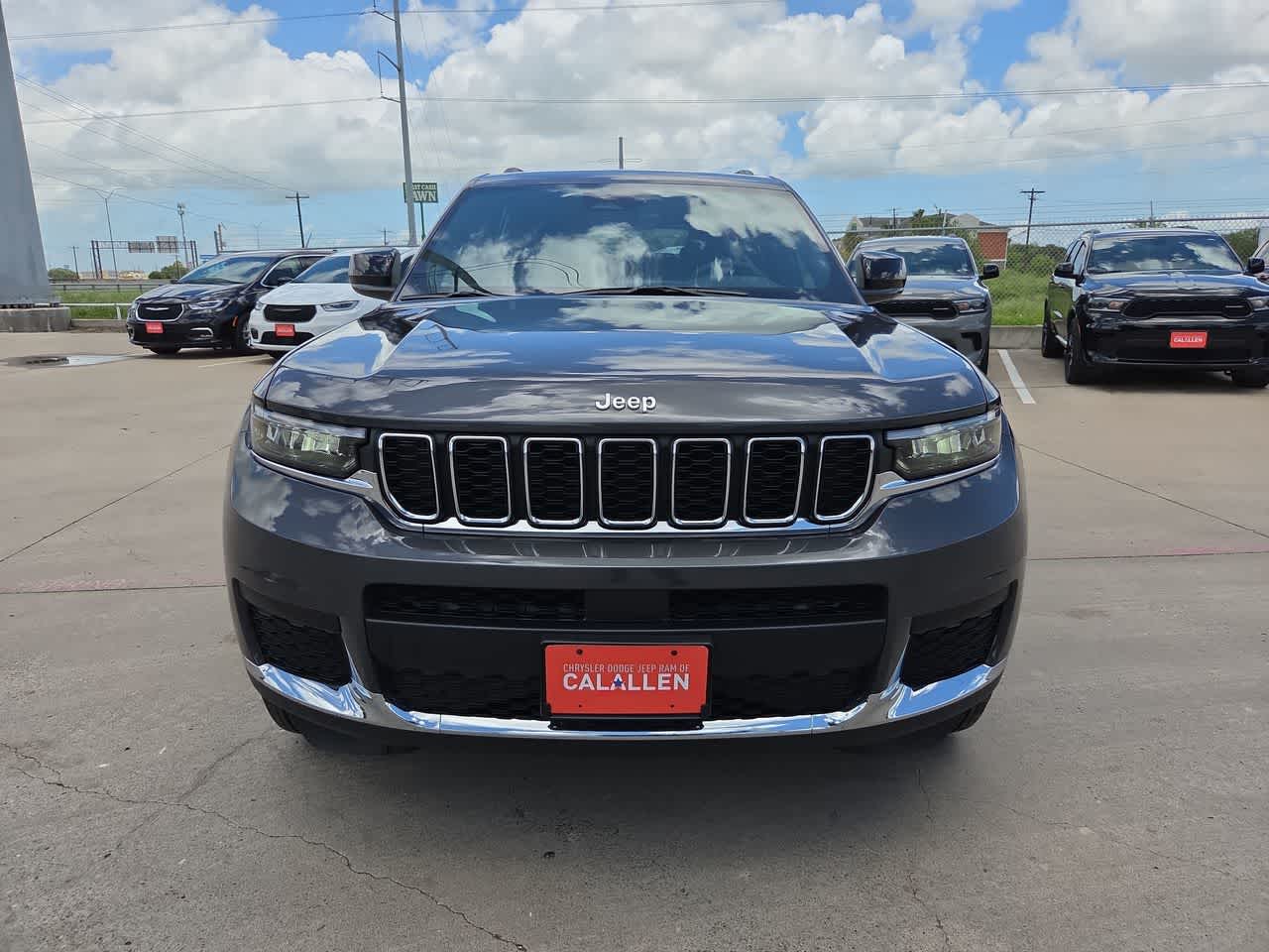 Thumbnail: 2026 Jeep Grand Cherokee - 14