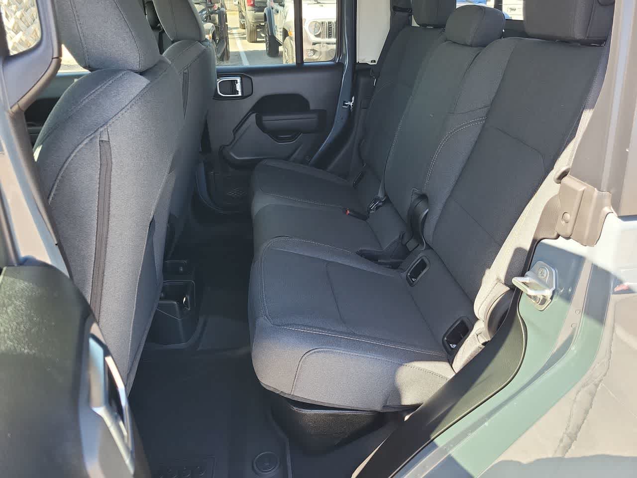 Thumbnail: 2026 Jeep Gladiator - 21