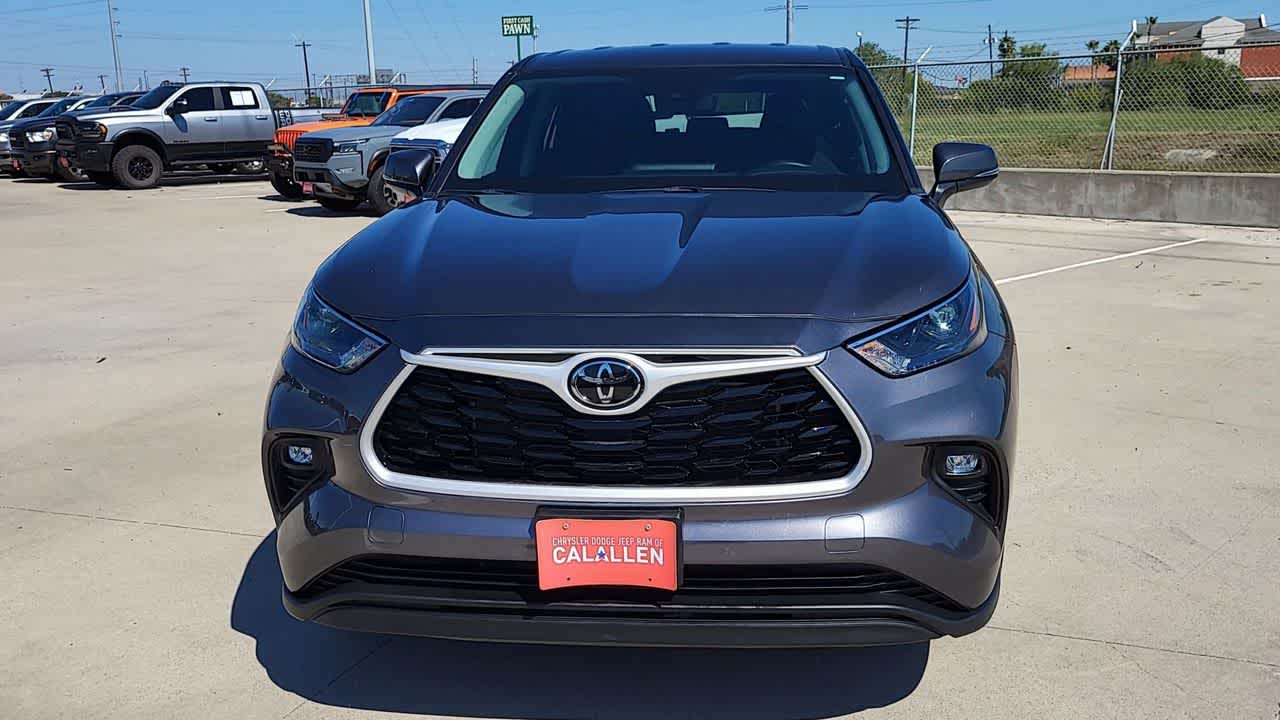 Thumbnail: 2023 Toyota Highlander - 4