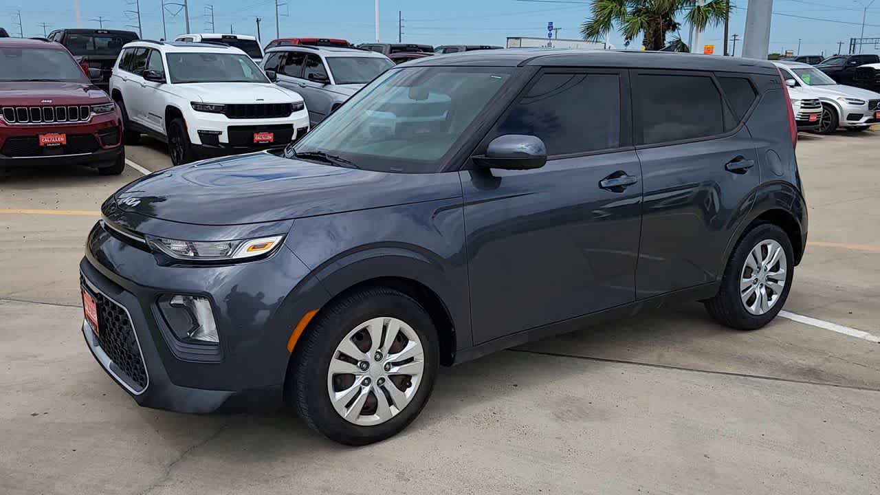 2022 Kia Soul LX photo 2