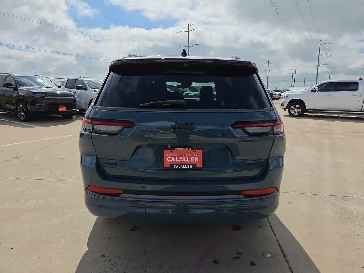 Thumbnail: 2026 Jeep Grand Cherokee - 13