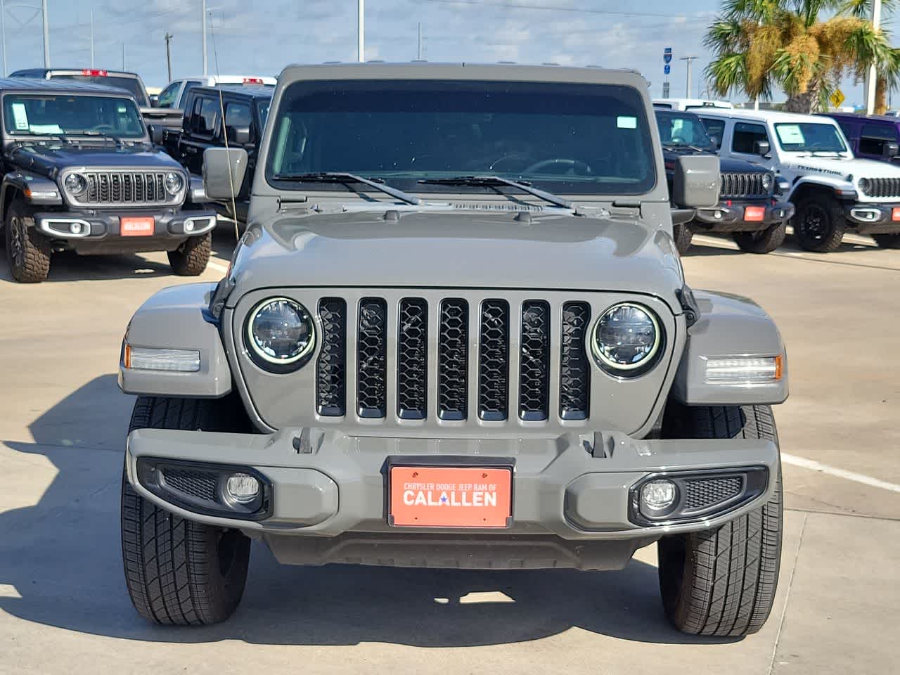 Thumbnail: 2023 Jeep Gladiator - 14