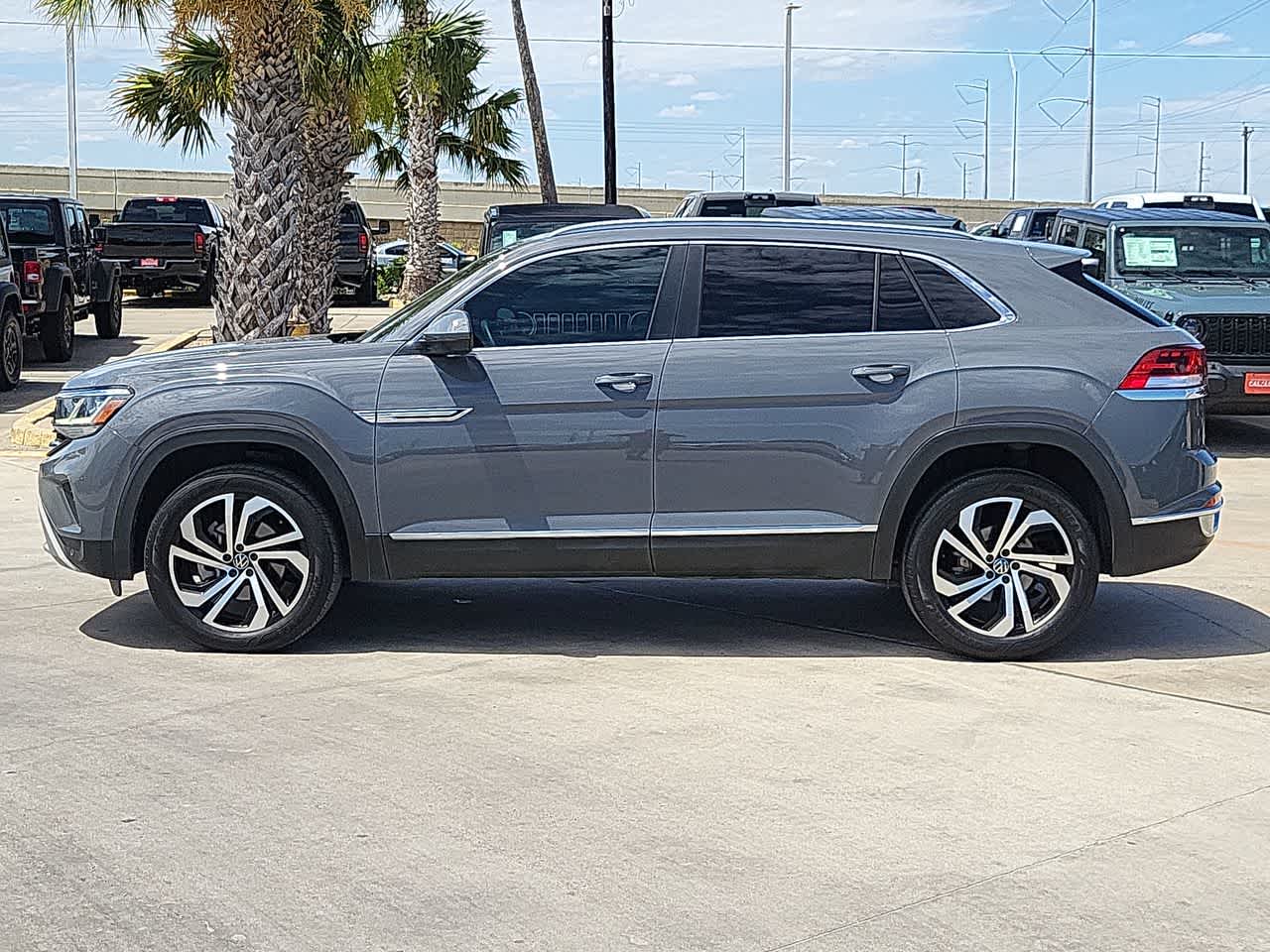Thumbnail: 2022 Volkswagen Atlas - 11