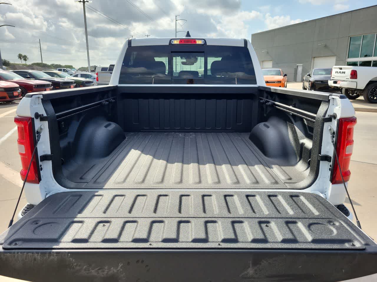 Thumbnail: 2026 RAM 1500 - 27