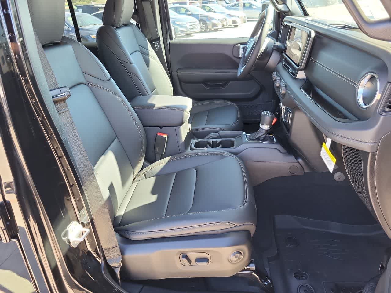 Thumbnail: 2026 Jeep Wrangler - 22