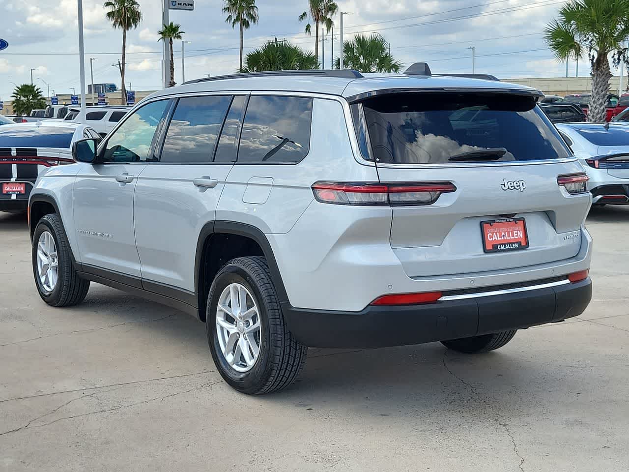 Thumbnail: 2025 Jeep Grand Cherokee - 12