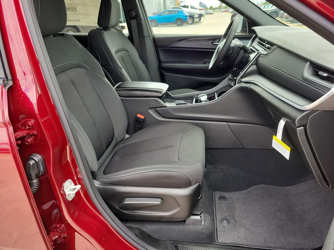 Thumbnail: 2025 Jeep Grand Cherokee - 22