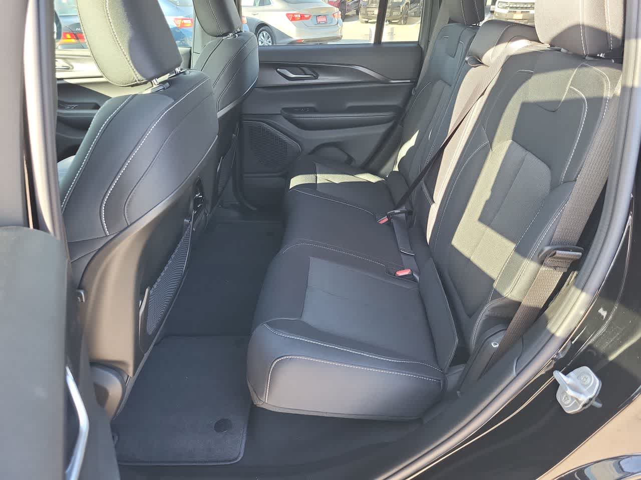 Thumbnail: 2025 Jeep Grand Cherokee - 21