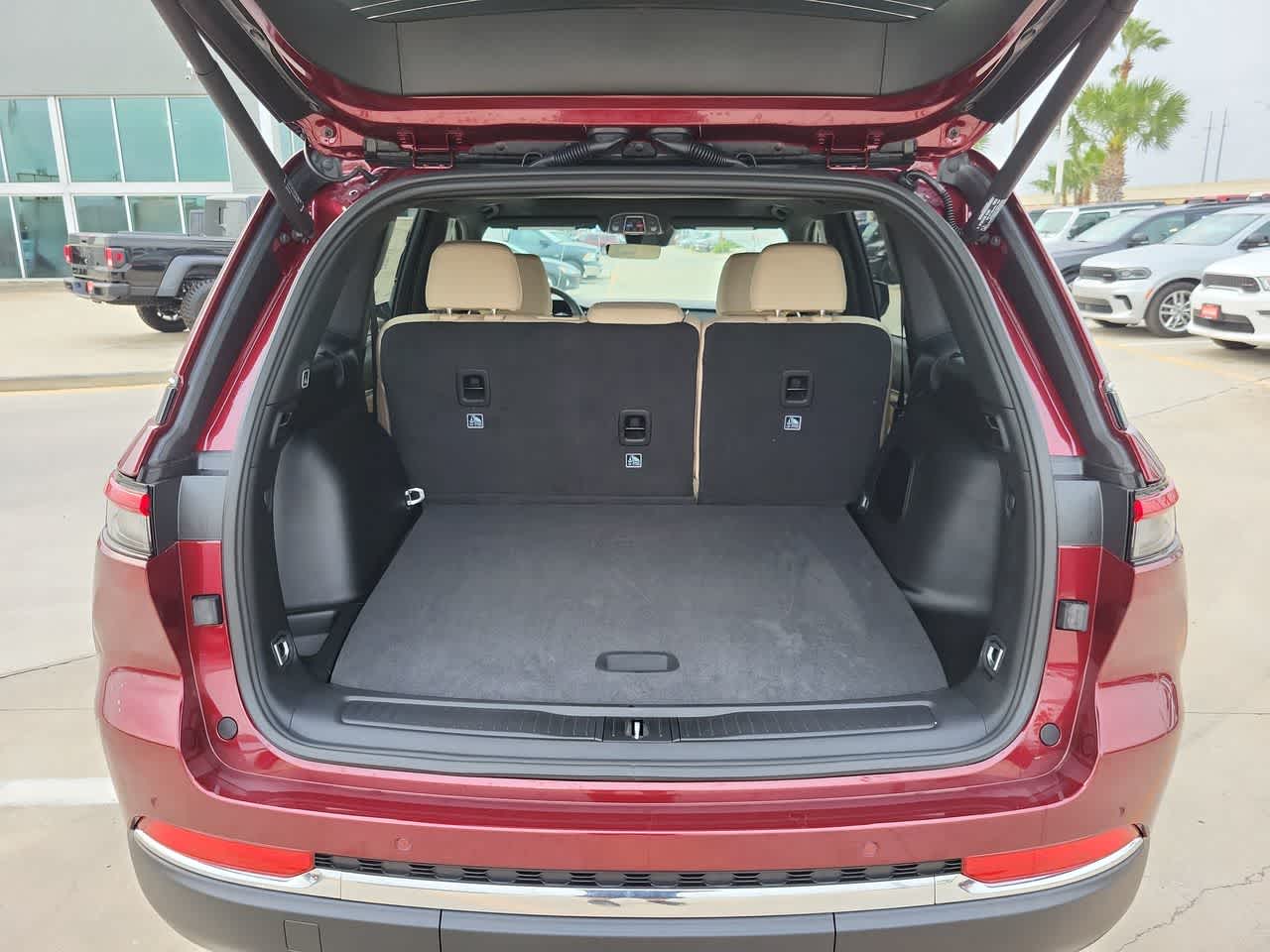 Thumbnail: 2025 Jeep Grand Cherokee - 27