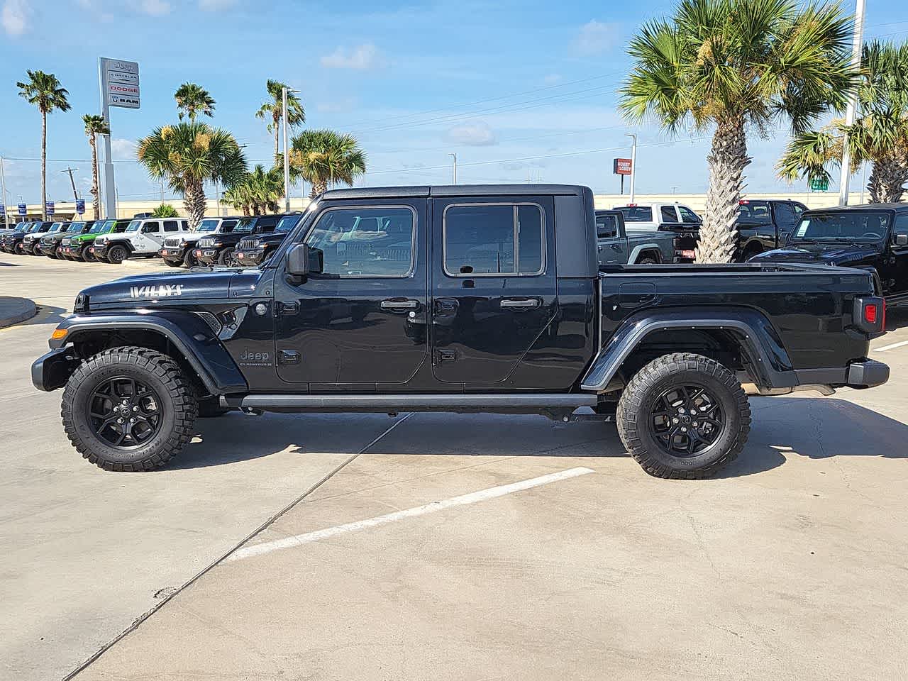 Thumbnail: 2023 Jeep Gladiator - 11