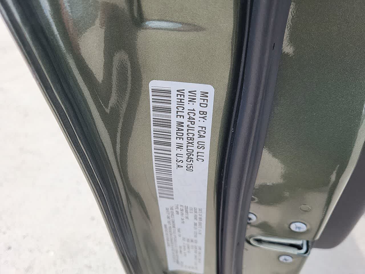 Thumbnail: 2020 Jeep Cherokee - 29