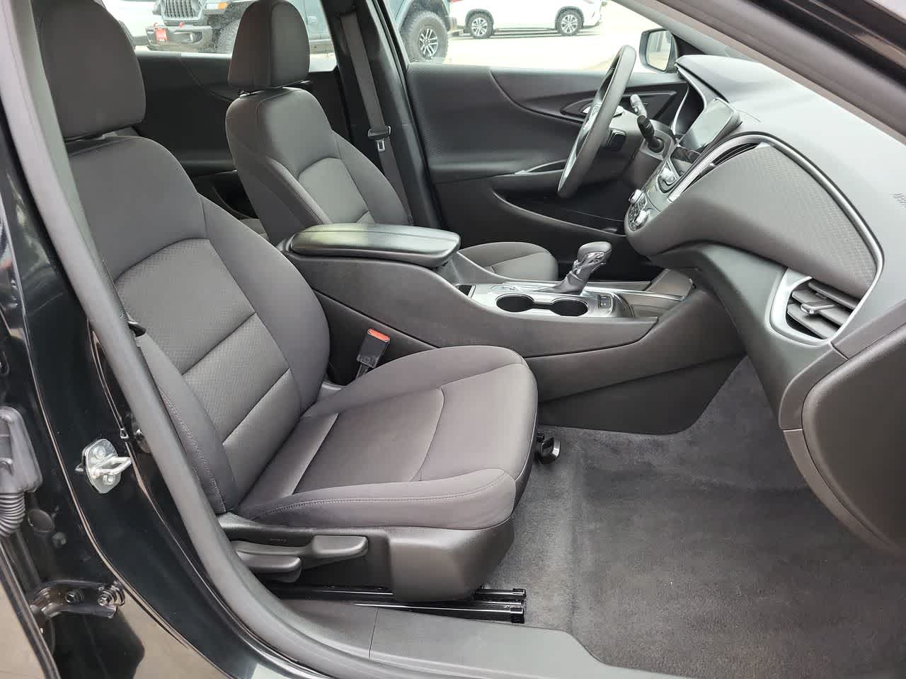 Thumbnail: 2024 Chevrolet Malibu - 22