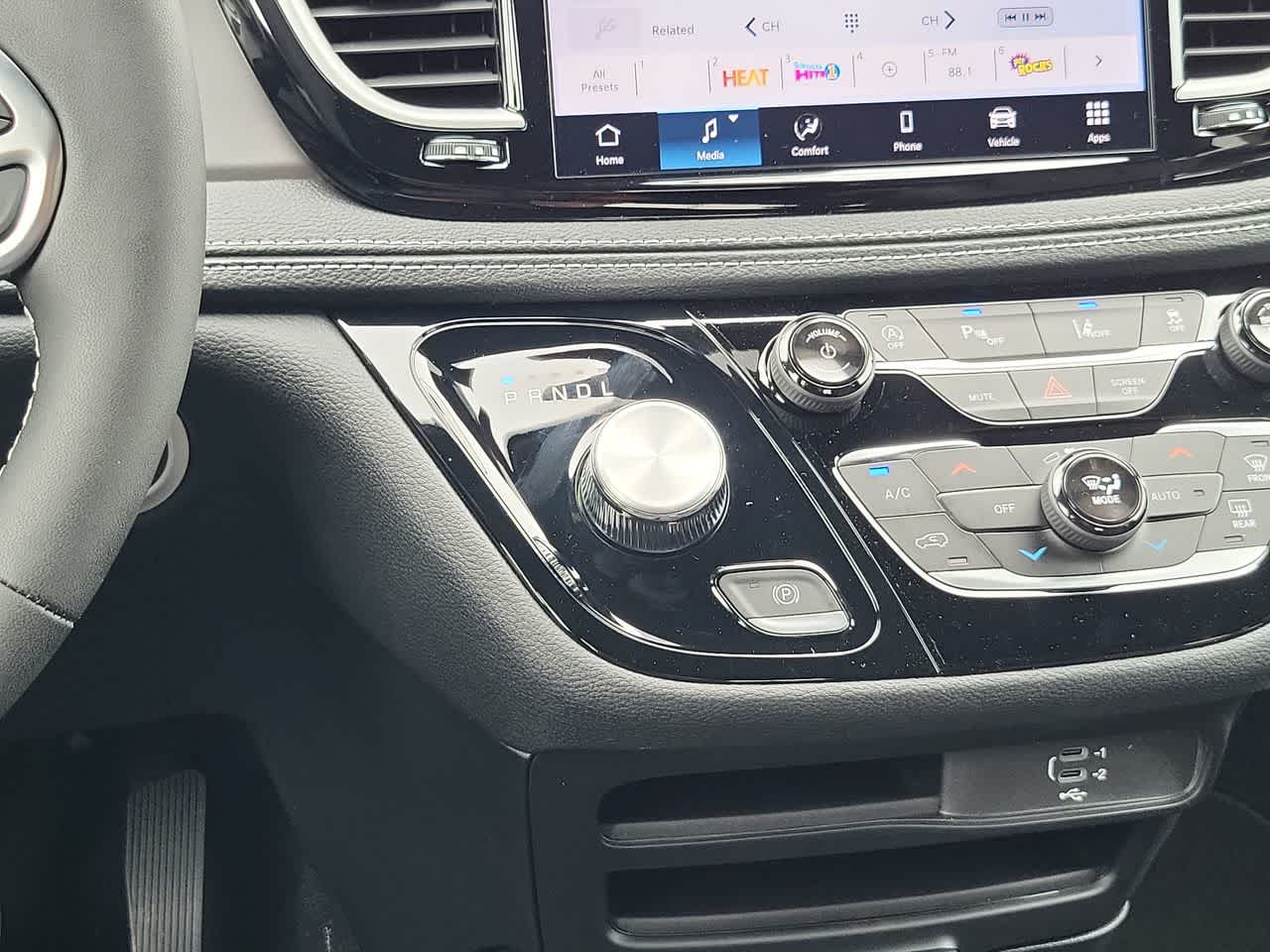 Thumbnail: 2026 Chrysler Pacifica - 25