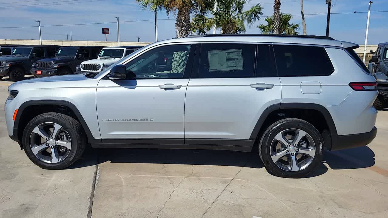 Thumbnail: 2026 Jeep Grand Cherokee - 5