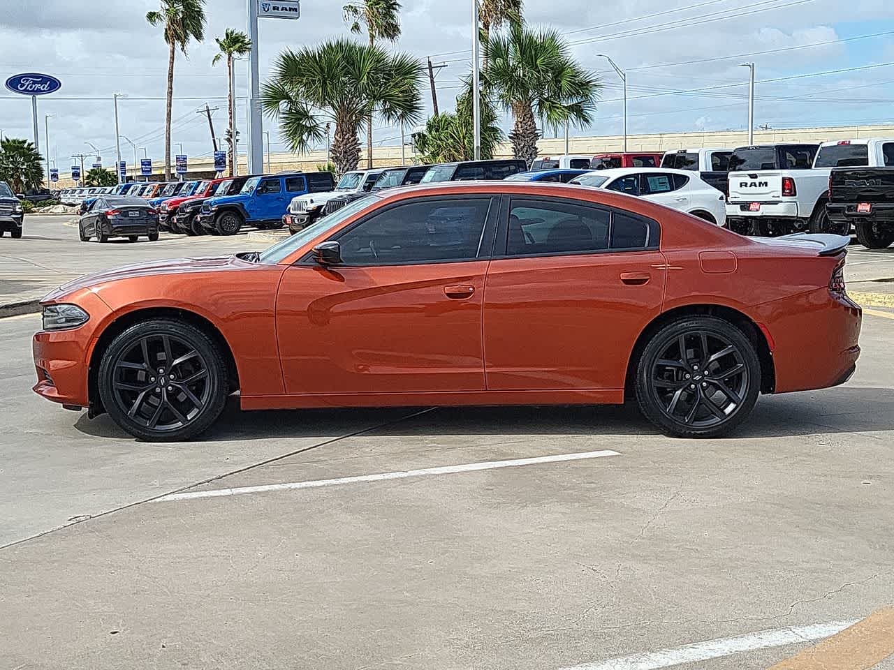 Thumbnail: 2020 Dodge Charger - 11