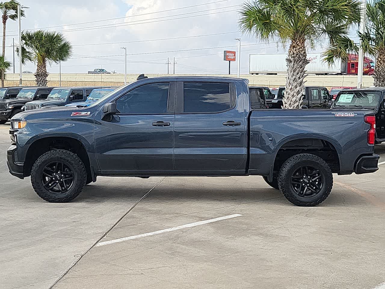 Thumbnail: 2022 Chevrolet Silverado 1500 - 11