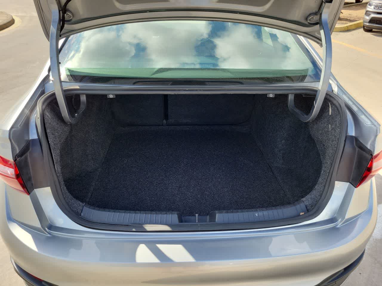 Thumbnail: 2024 Volkswagen Jetta - 27