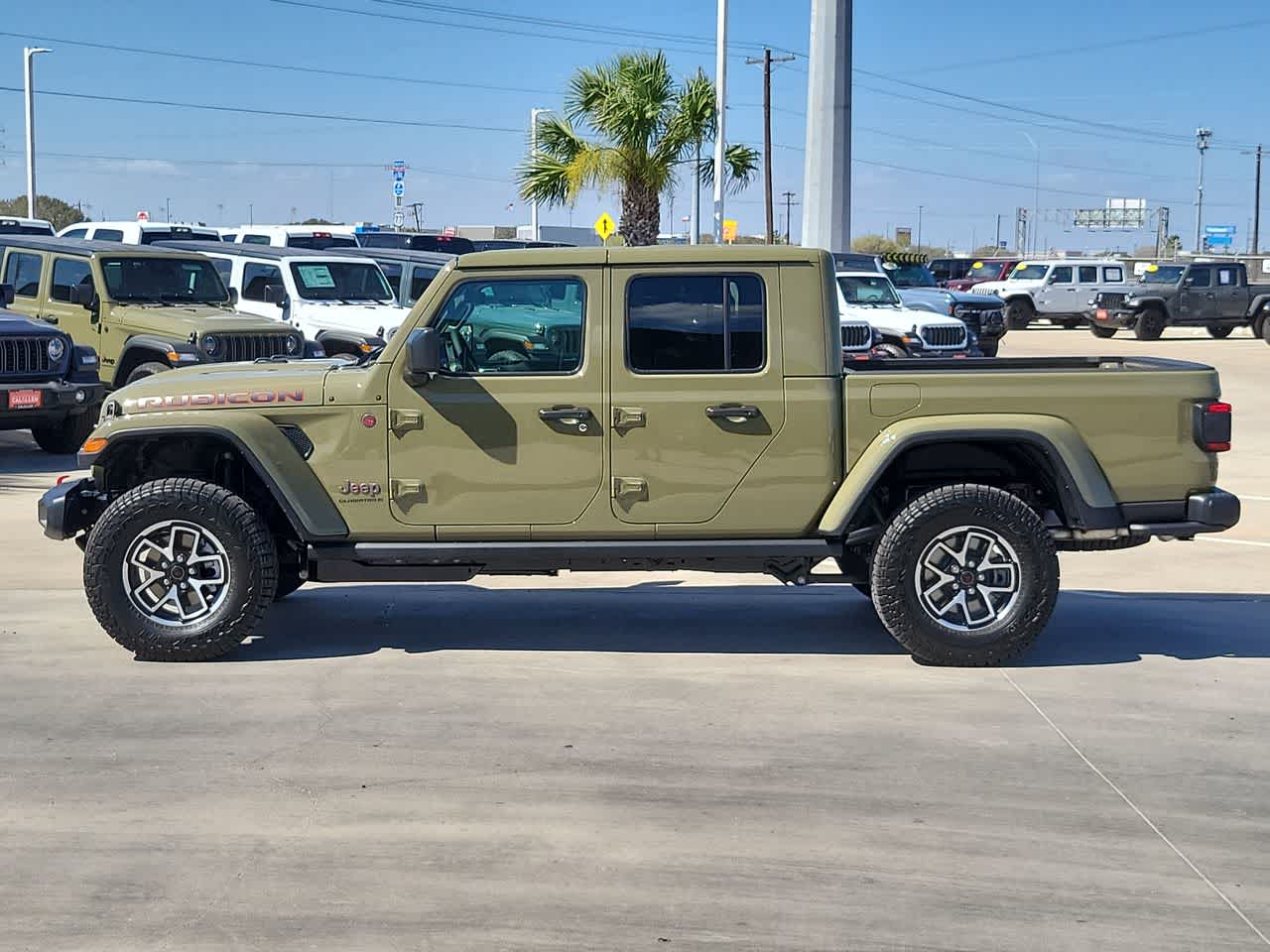 Thumbnail: 2026 Jeep Gladiator - 11