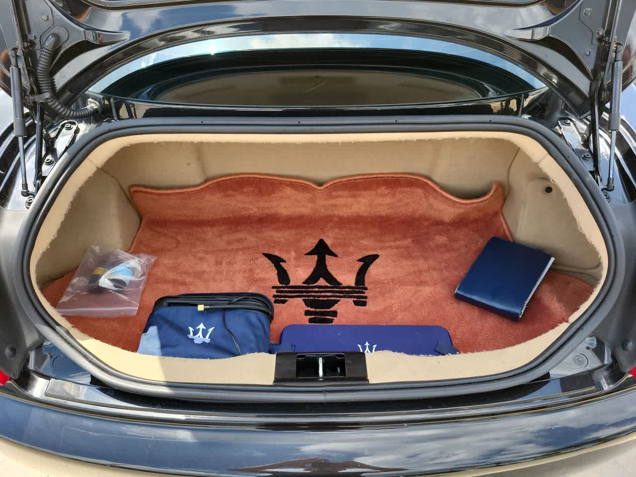 2009 Maserati GranTurismo S 27