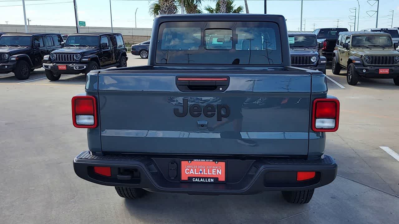 Thumbnail: 2026 Jeep Gladiator - 7