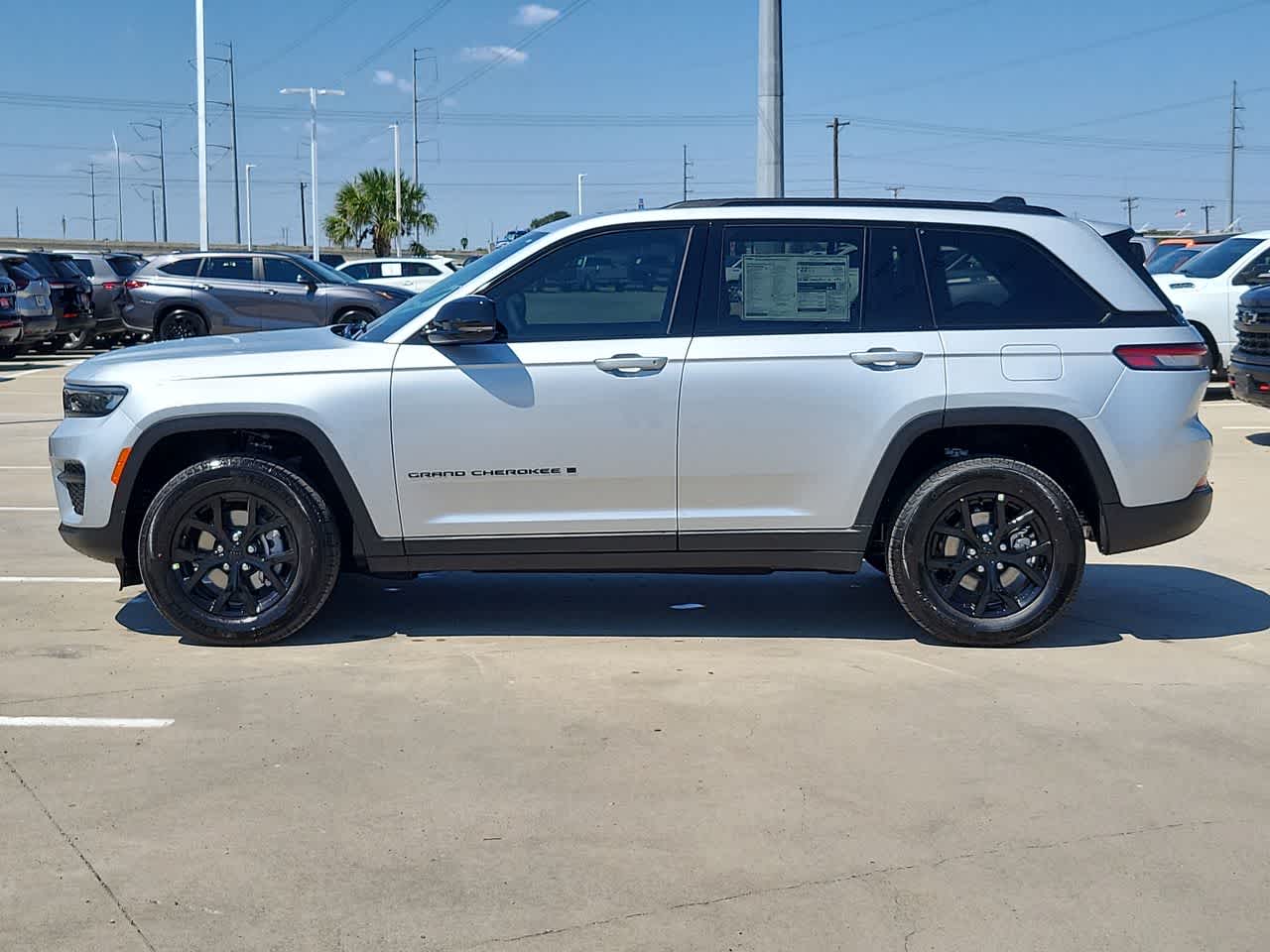 Thumbnail: 2025 Jeep Grand Cherokee - 11