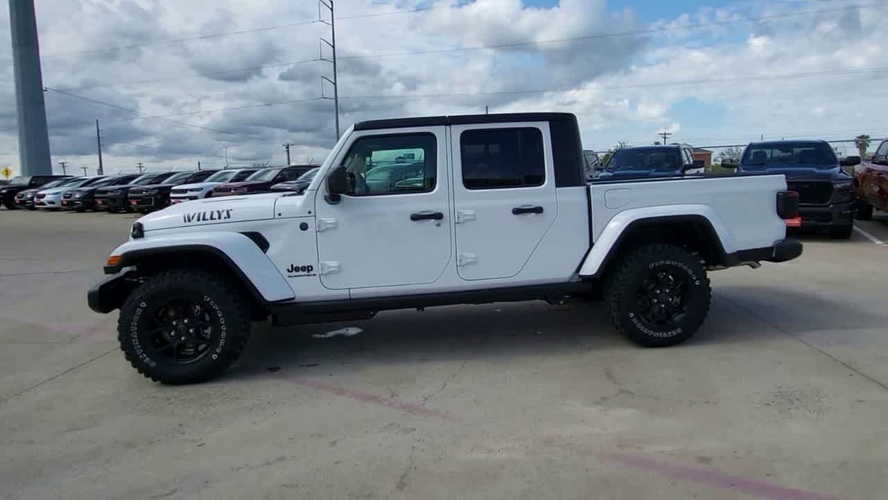 Thumbnail: 2026 Jeep Gladiator - 4