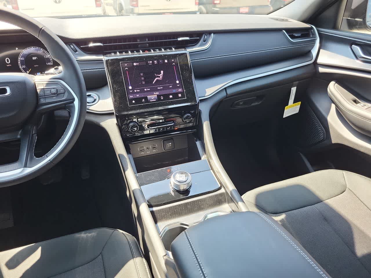 Thumbnail: 2025 Jeep Grand Cherokee - 24