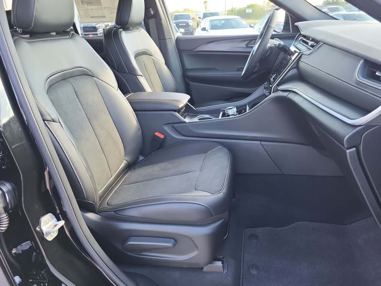 Thumbnail: 2025 Jeep Grand Cherokee - 22