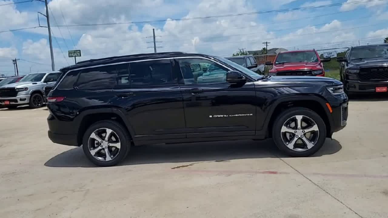 Thumbnail: 2026 Jeep Grand Cherokee - 9