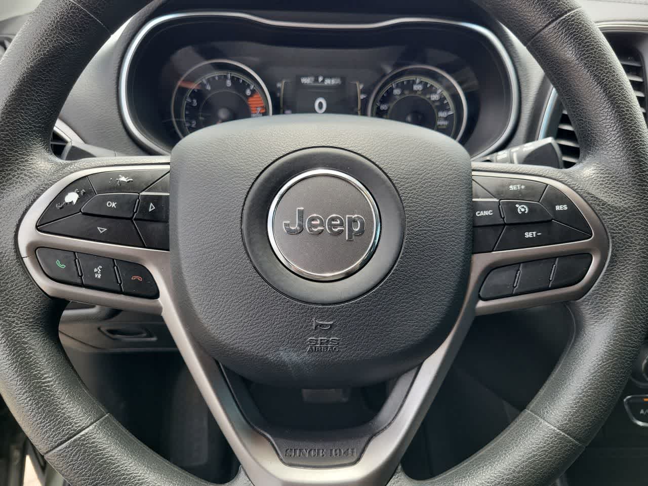 Thumbnail: 2020 Jeep Cherokee - 23
