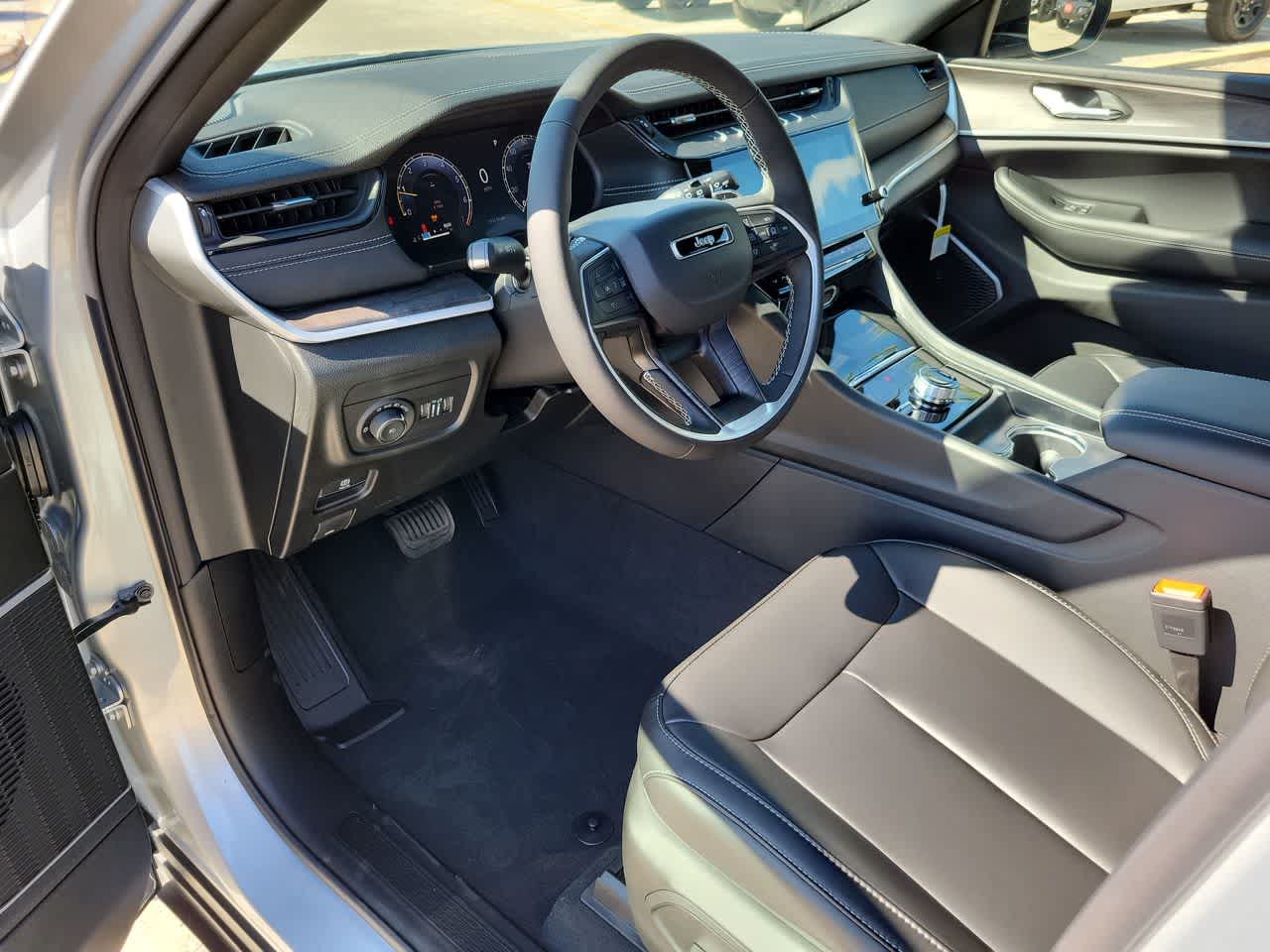 Thumbnail: 2026 Jeep Grand Cherokee - 10