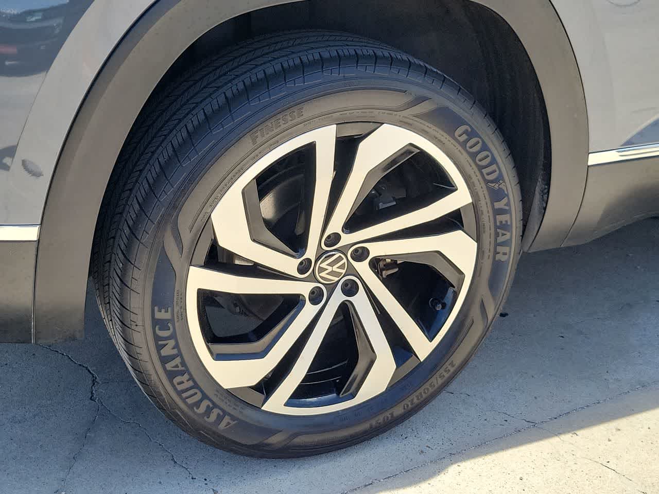 Thumbnail: 2022 Volkswagen Atlas - 16