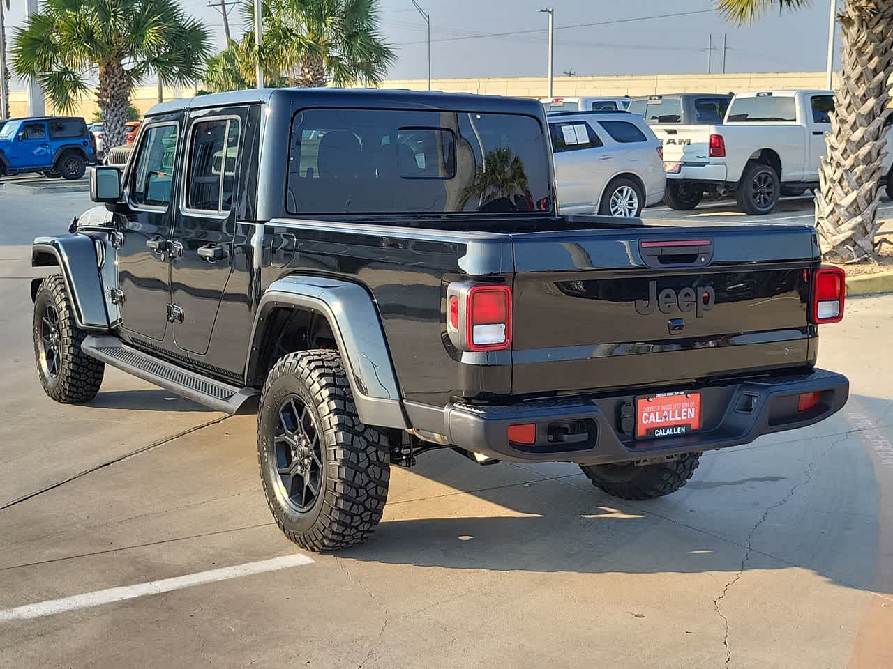 Thumbnail: 2026 Jeep Gladiator - 12