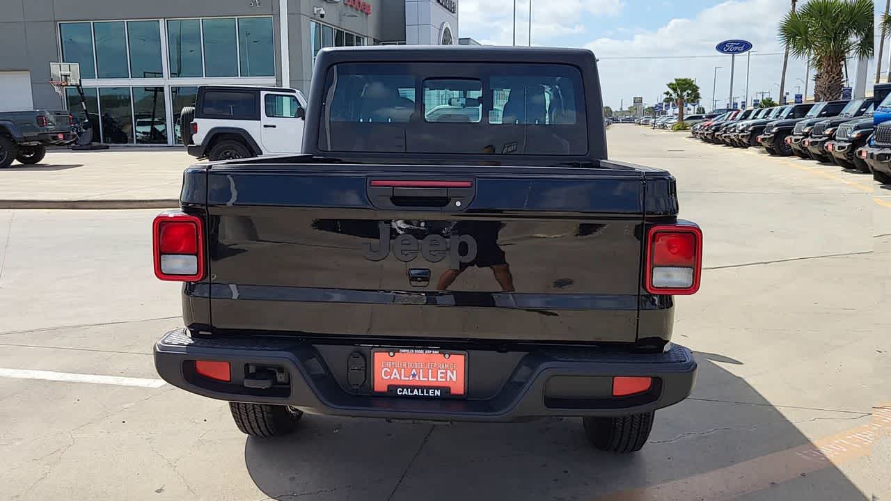 Thumbnail: 2026 Jeep Gladiator - 7