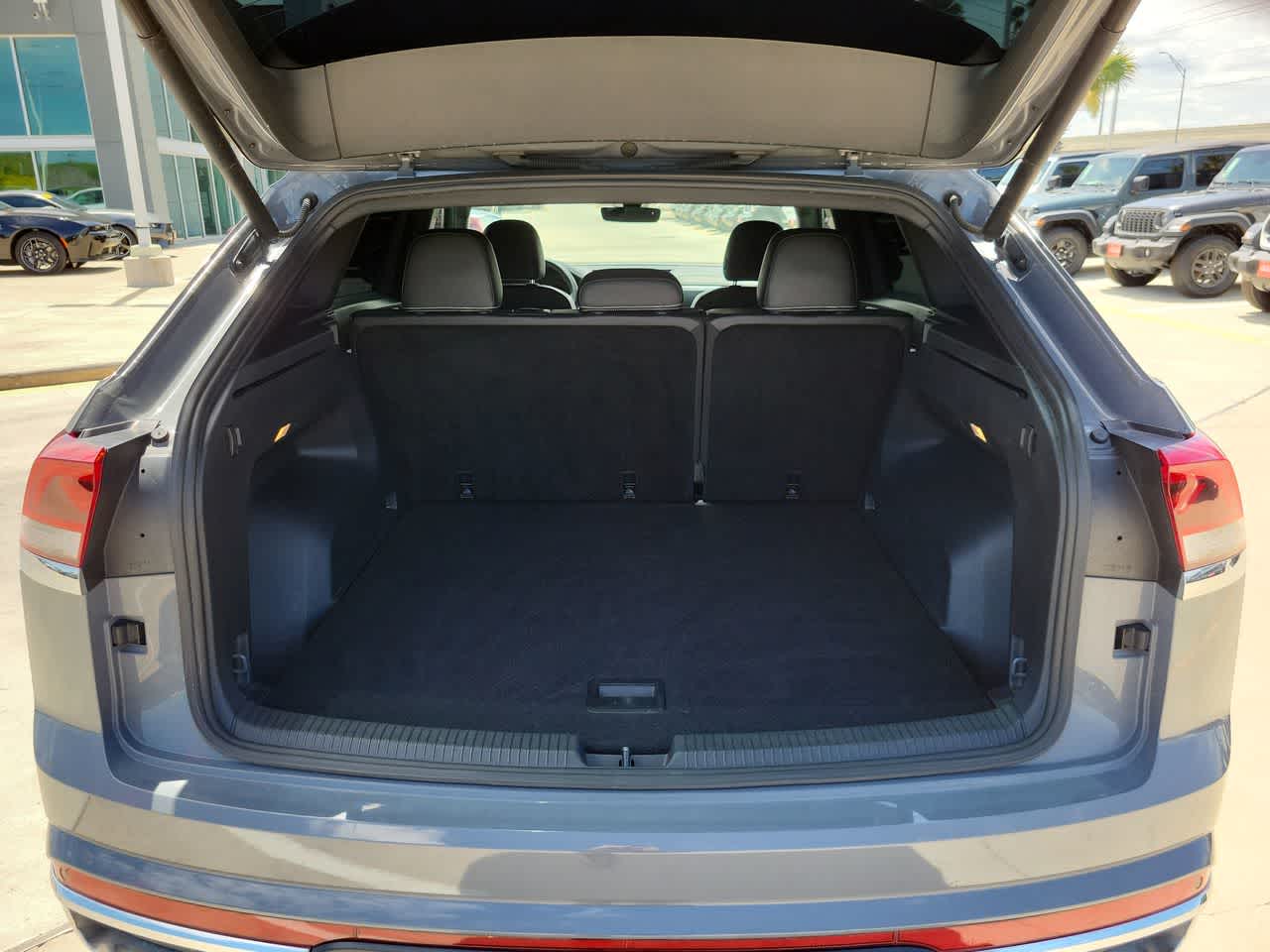 Thumbnail: 2022 Volkswagen Atlas - 27