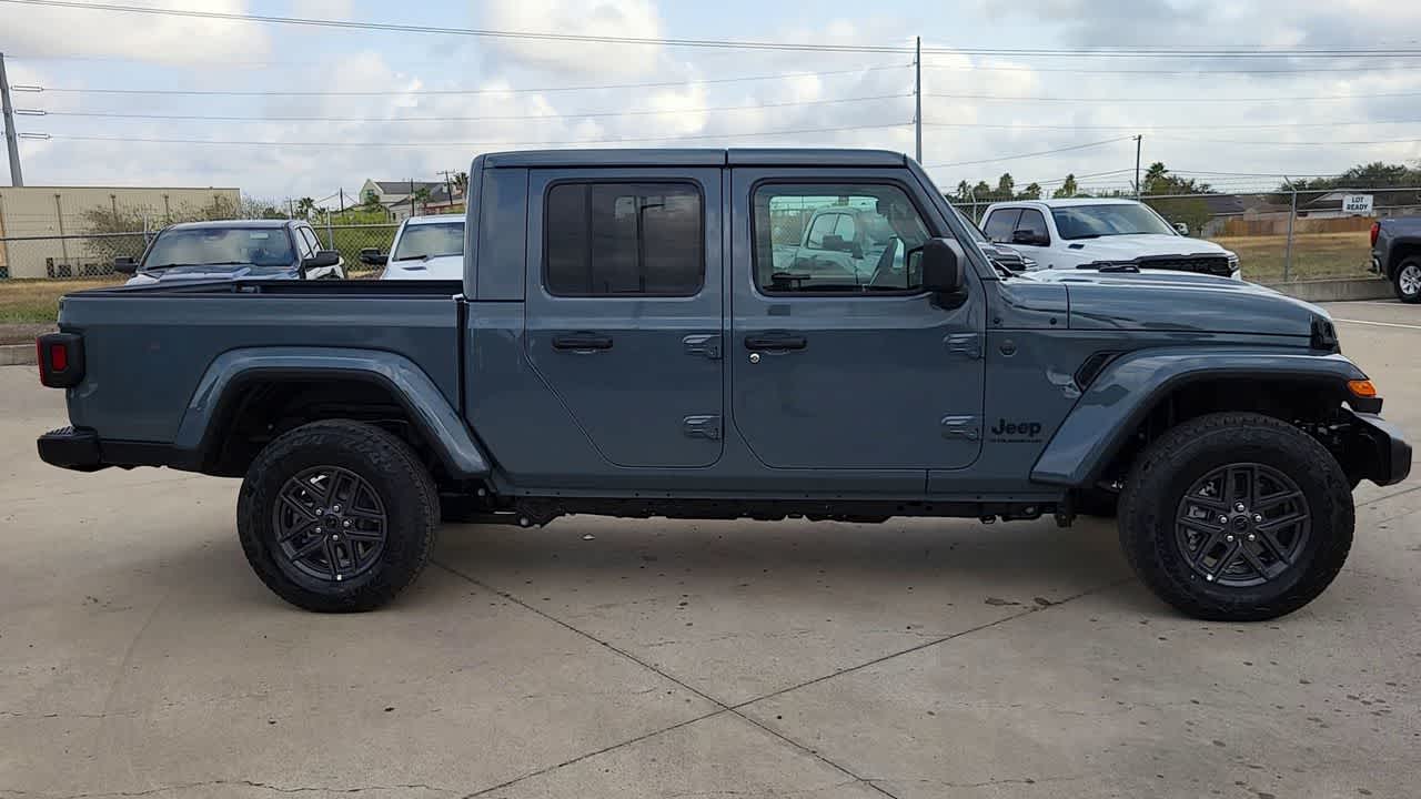 Thumbnail: 2026 Jeep Gladiator - 9