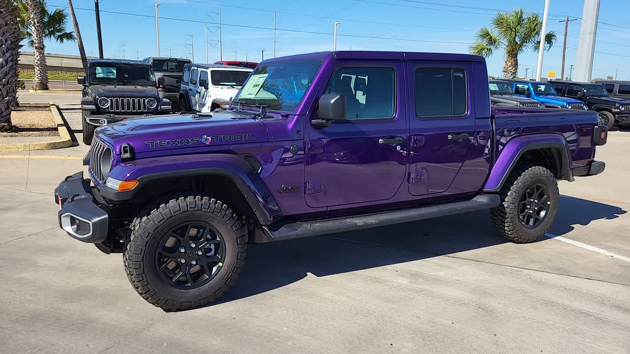 Thumbnail: 2026 Jeep Gladiator - 4