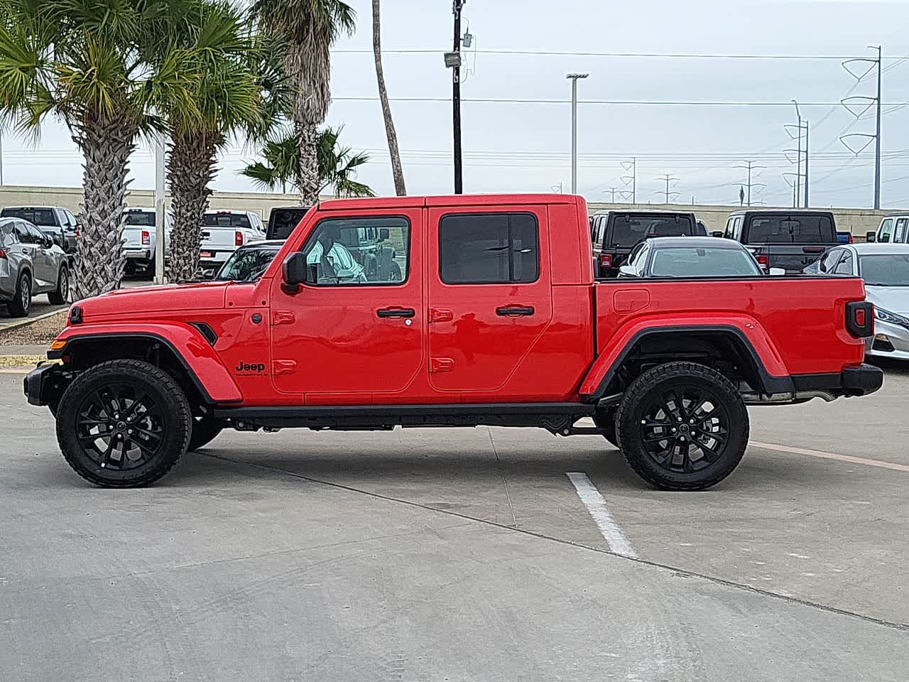 Thumbnail: 2025 Jeep Gladiator - 11