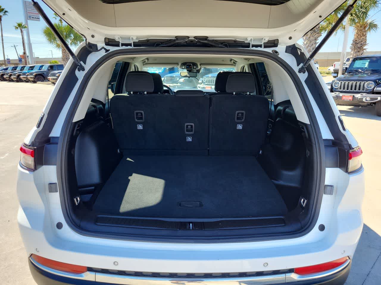 Thumbnail: 2023 Jeep Grand Cherokee - 27