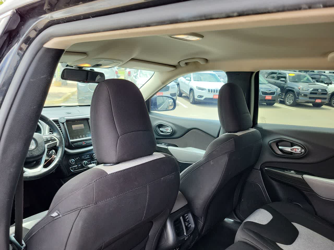 Thumbnail: 2014 Jeep Cherokee - 20