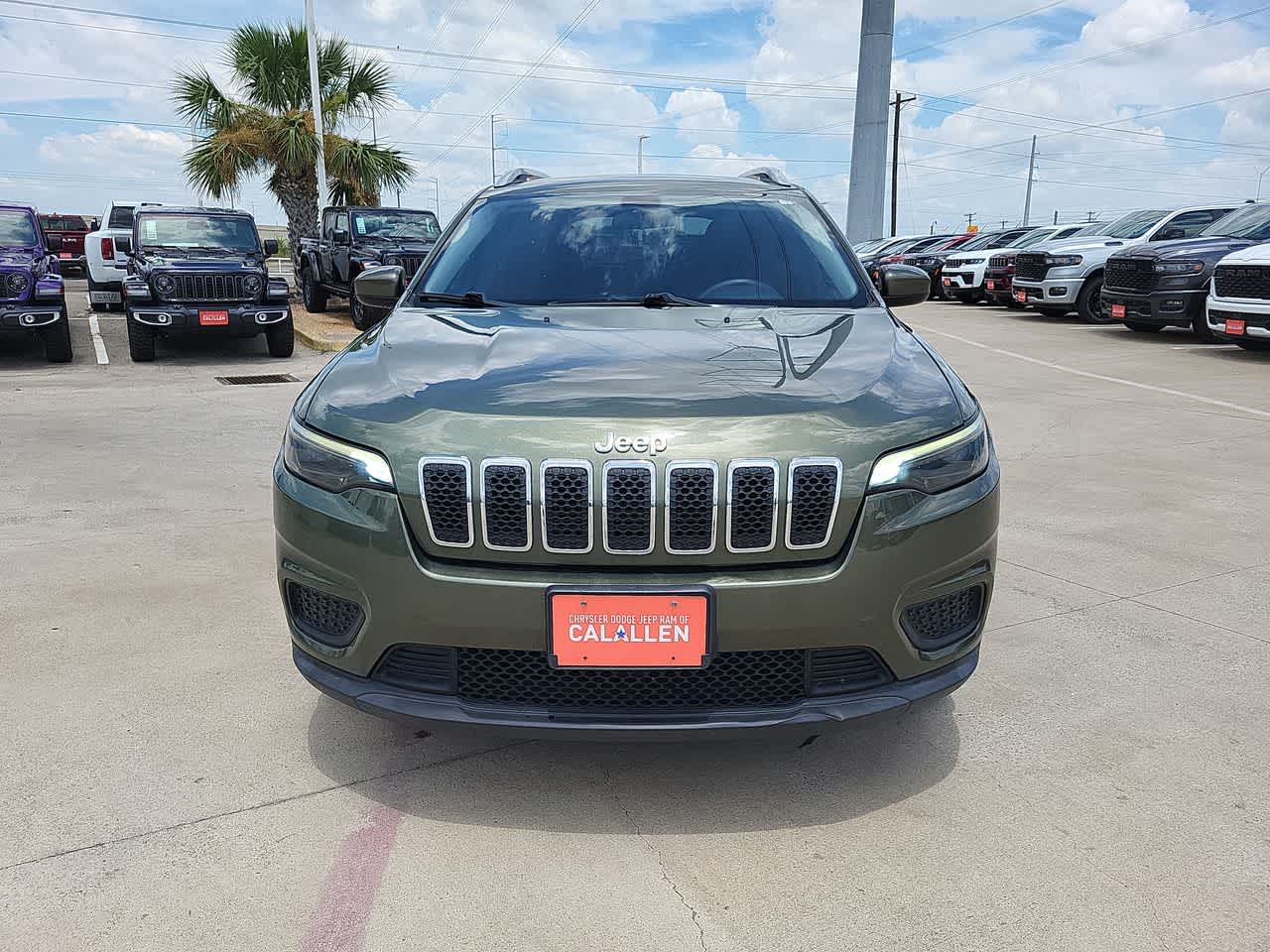 Thumbnail: 2020 Jeep Cherokee - 14