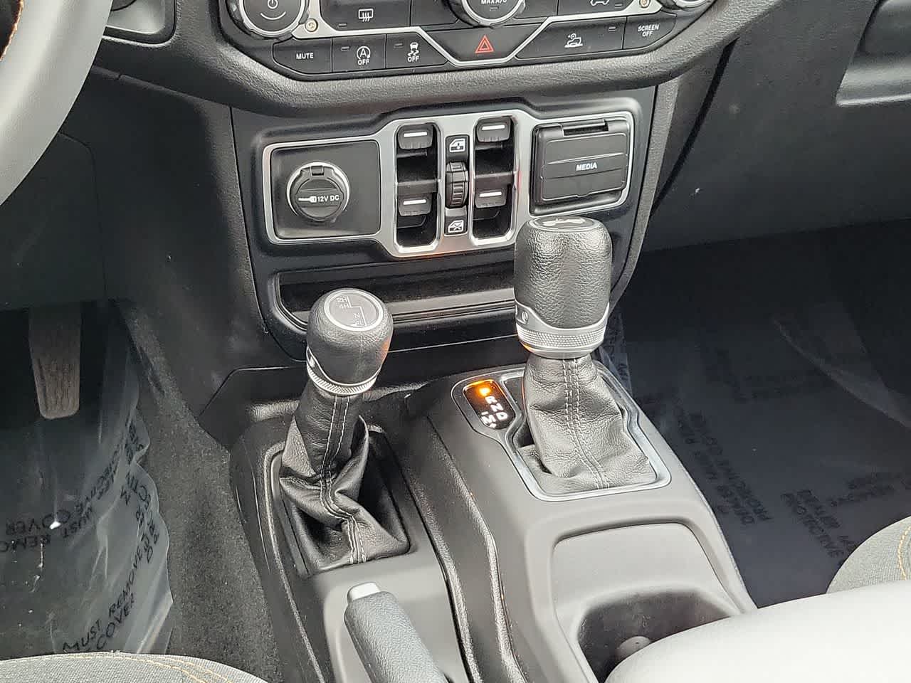 Thumbnail: 2024 Jeep Wrangler - 25